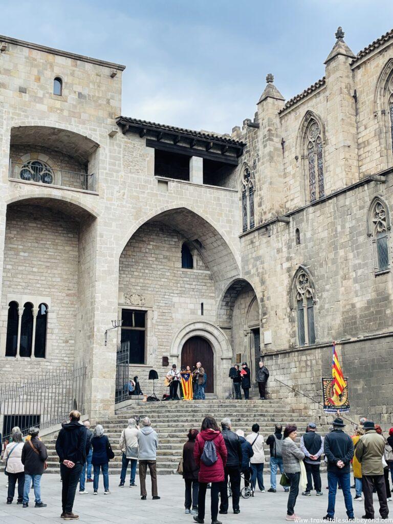 Live music in historic Gothic Quarter, Barcelona, Spain