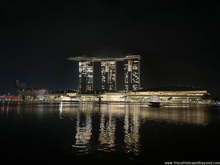 Singapore Marina Bay Sands skyline at night
